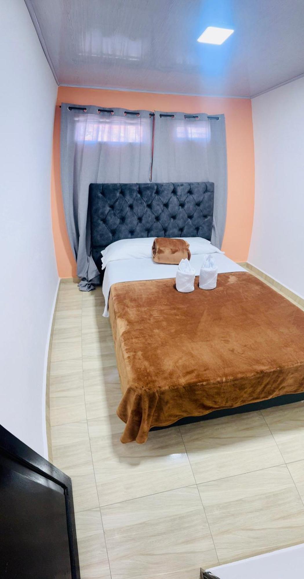 Habitacion En Apartahotel Sarita ซาเลนโต ภายนอก รูปภาพ